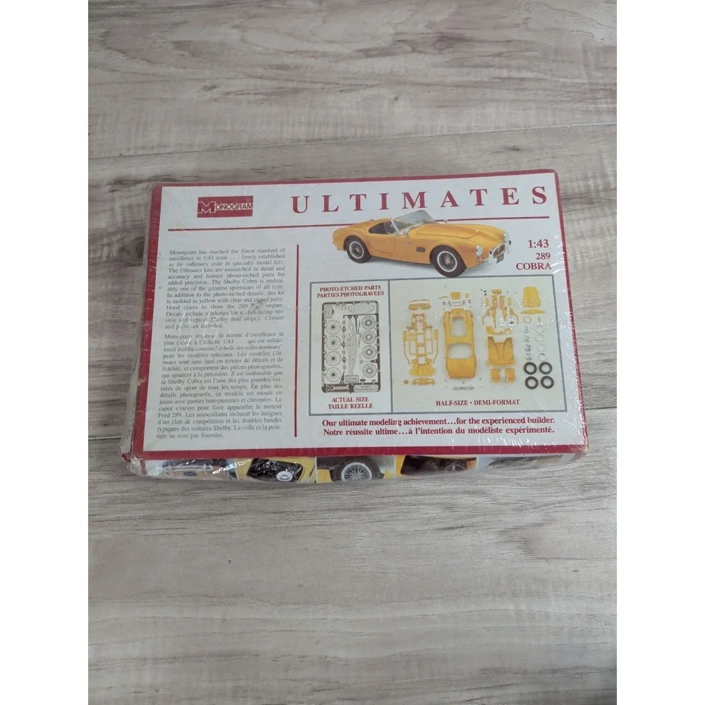 Monogram Ultimates 289 Ford Cobra Roadster - 1:43 Scale - Kit #2044 